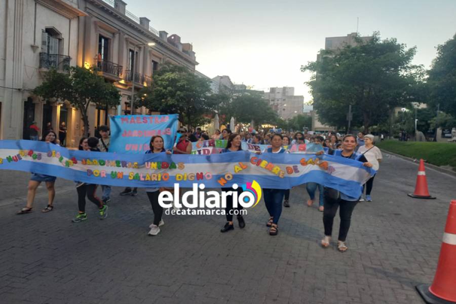 Docentes de nivel inicial marcharon y pidieron la renuncia de Dalmacio Mera