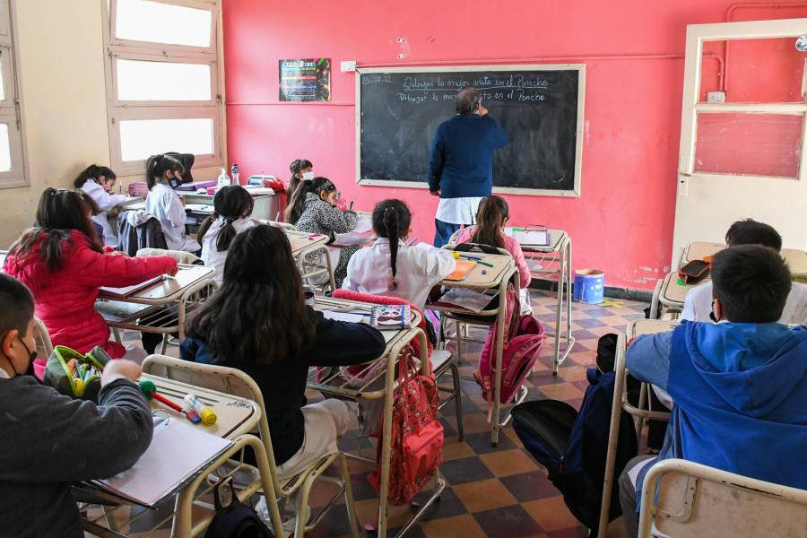 El Gobierno aumentó el salario mínimo docente: de cuánto es la suba