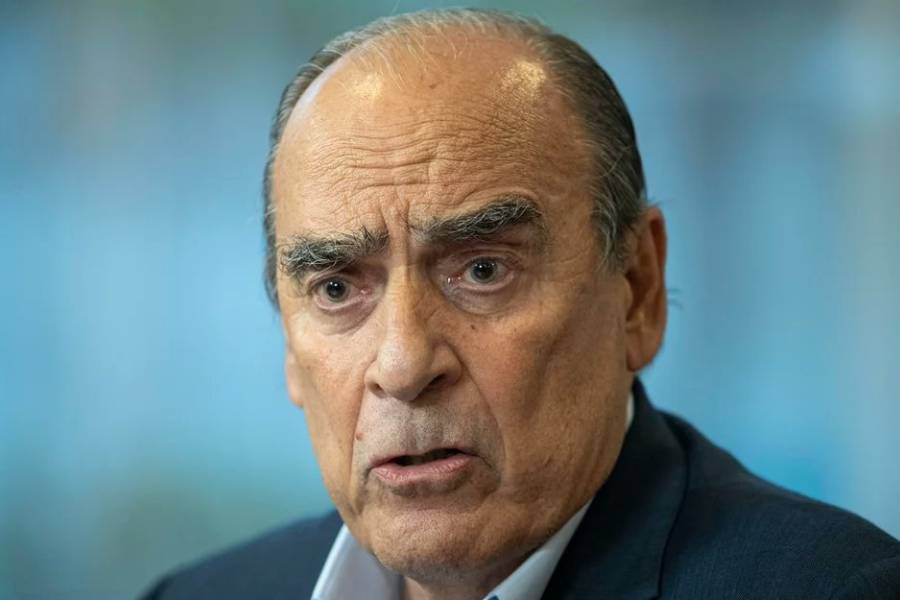 Francos reveló los motivos de la postergación de los anuncios para instar a sacar los dólares del colchón