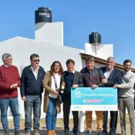 Axel Kicillof entregó viviendas y, tras el acto, los nuevos dueños tuvieron que devolver las llaves