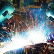El ajuste de Milei: advierten que 430.000 empleos están en riesgo por la desregulación comercial