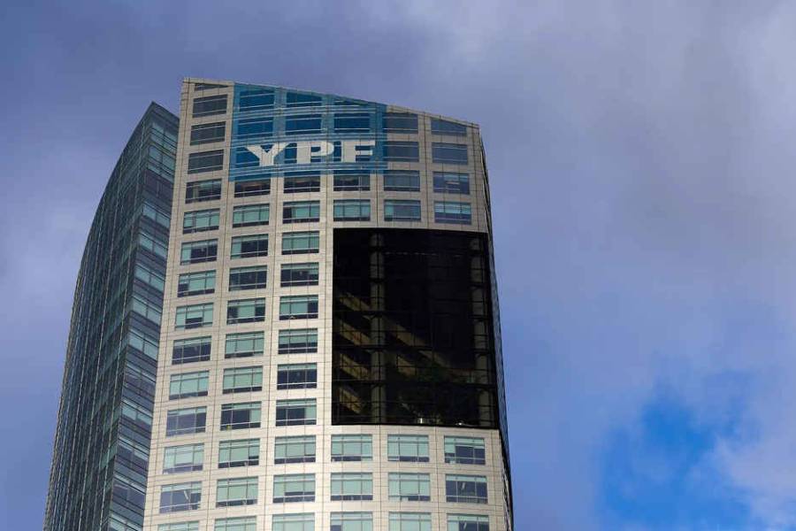Respiro para Argentina: frenan el fallo que ordena entregar el 51% de las acciones de YPF