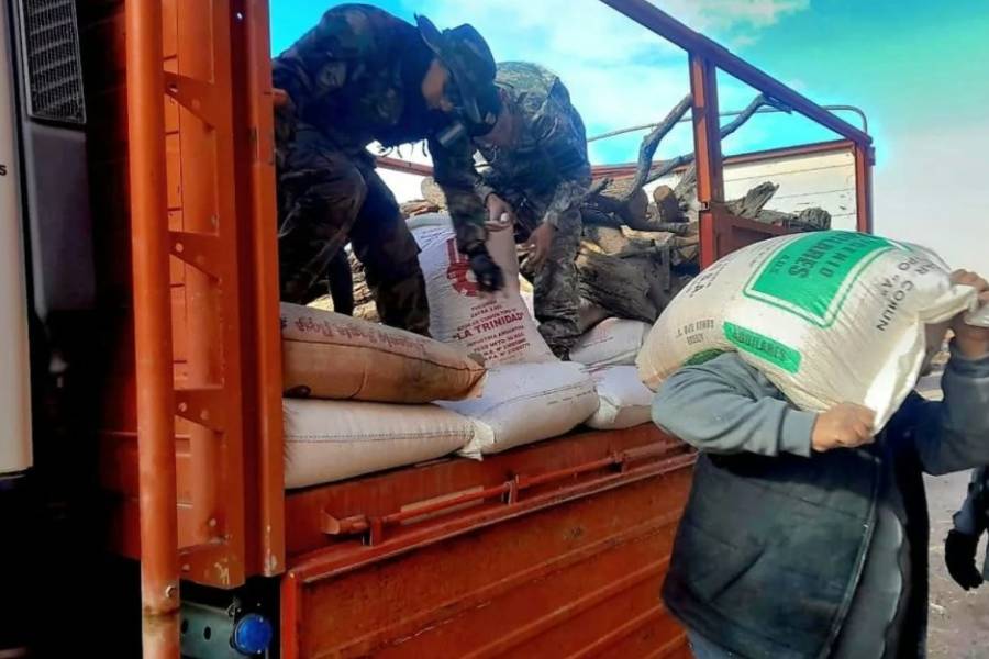 Acompañan a artesanos de Laguna Blanca tras el temporal que afectó sus talleres