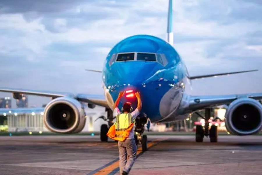Comunicado de Aerolíneas Argentinas por el paro de controladores aéreos