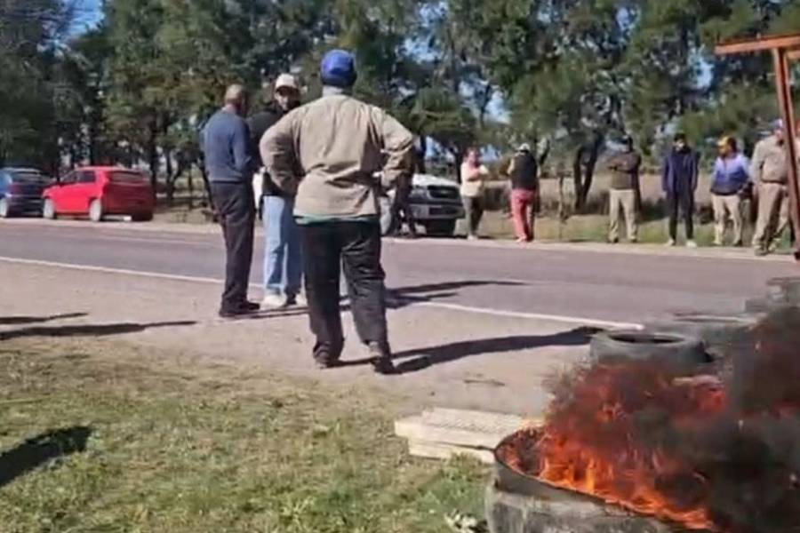 Corte de ruta de trabajadores tabacaleros