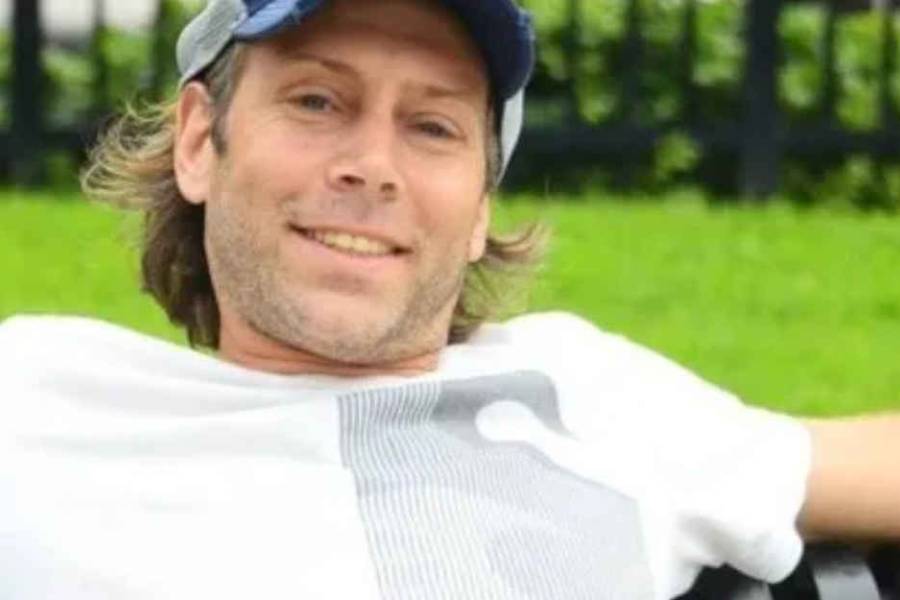 ¡Qué raro! El celular del dueño de la Suizo Argentina no se puede abrir
