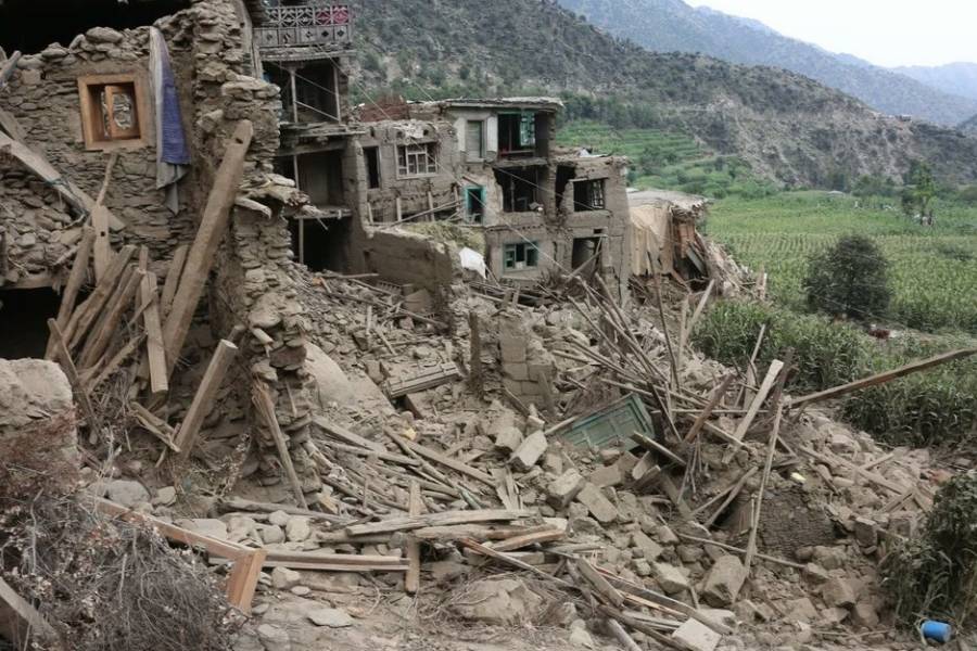 Ascienden a más de 1.100 los muertos por el terremoto en Afganistán