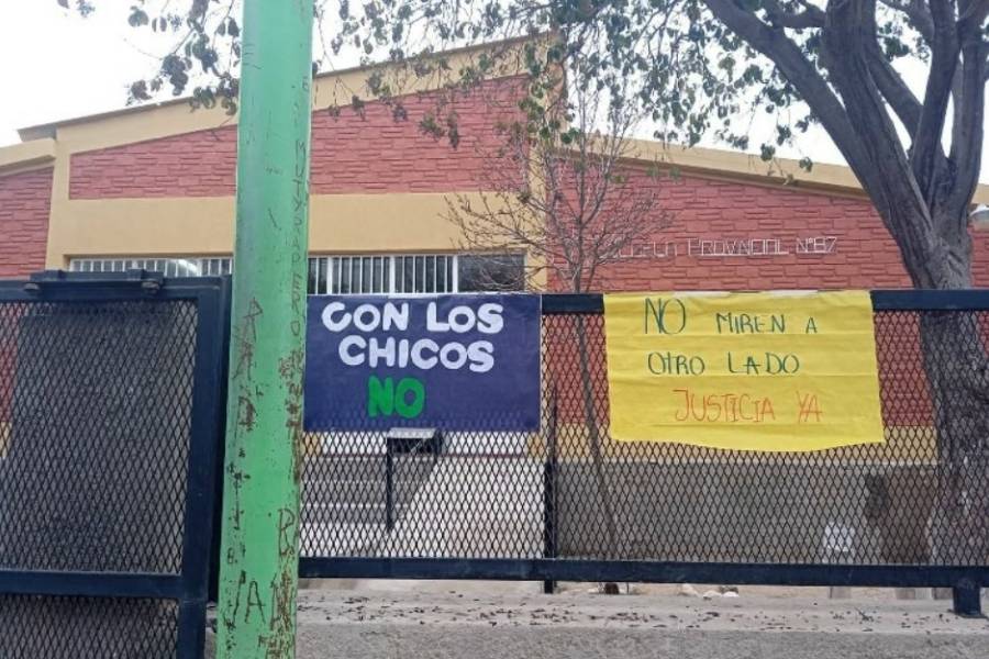 Tomaron escuela en Santa María:Acusan a la directora por hechos de violencia 