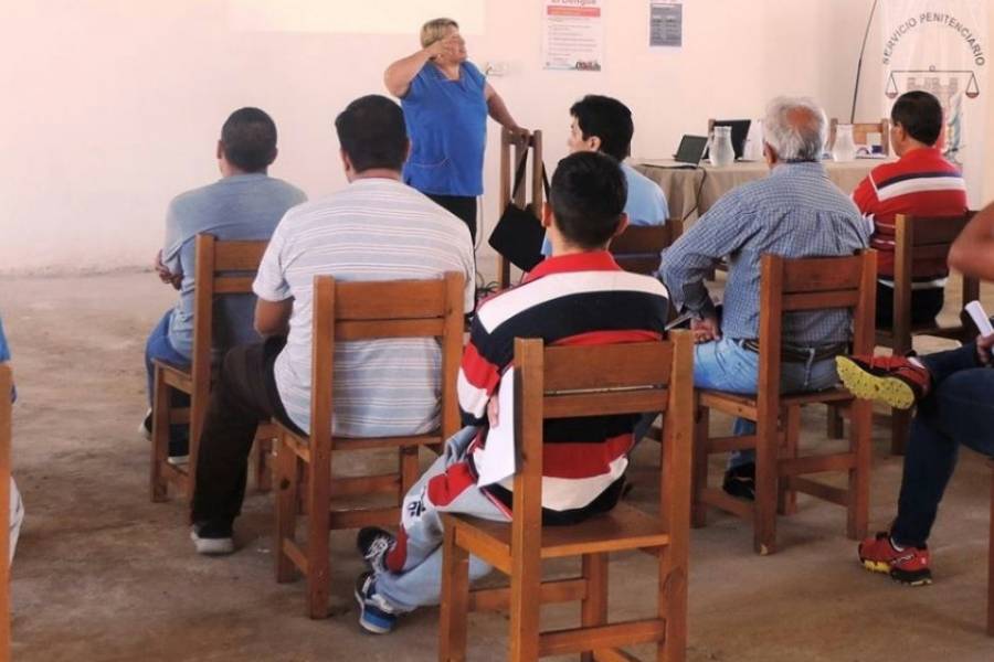 Catamarca relanza la línea gratuita 135 para contención en salud mental
