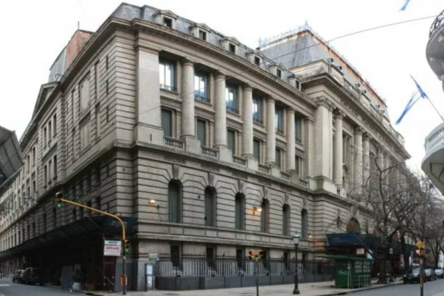 Alumnos del Nacional Buenos Aires tomaron el Colegio en la previa a la Marcha Universitaria