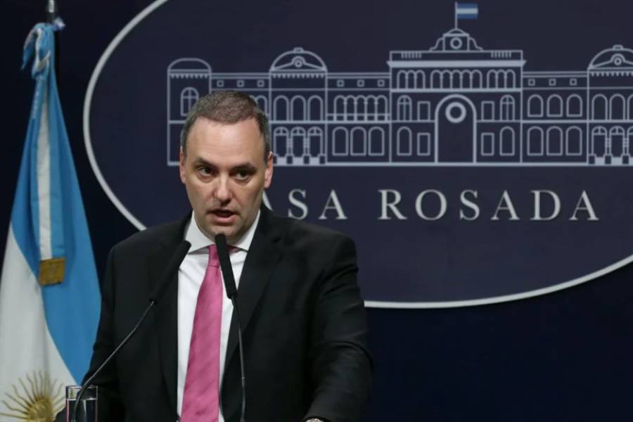 Adorni: ”Es un horror lo que han votado en el día de ayer”