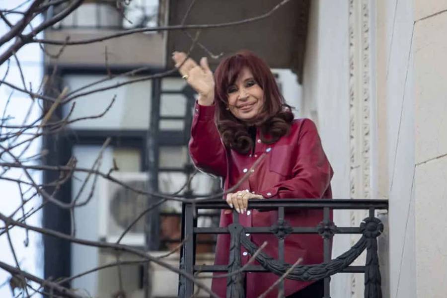 Un Tribunal pide opinión a Máximo y Florencia Kirchner por el decomiso de bienes de su madre