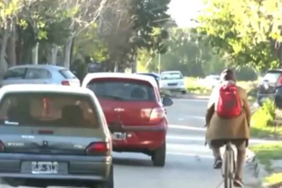 Indignante: un ladrón entró a la casa del triple crimen de Florencio Varela, se llevó algunas cosas y quedó escrachado