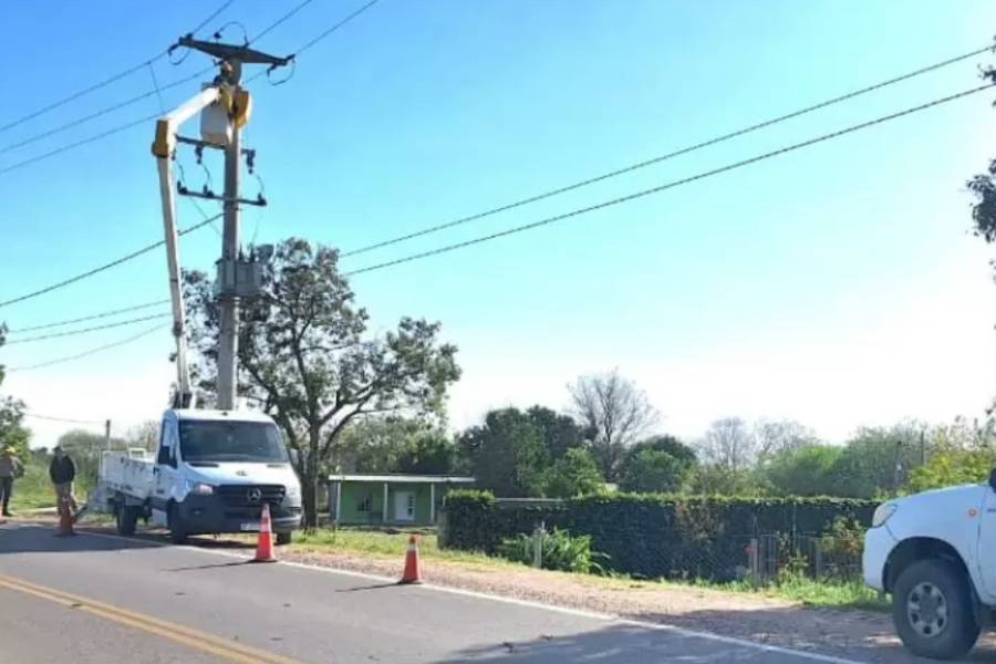 El viento Zonda azotó Catamarca: voladuras de techos, cortes de energía y problemas en el suministro de agua