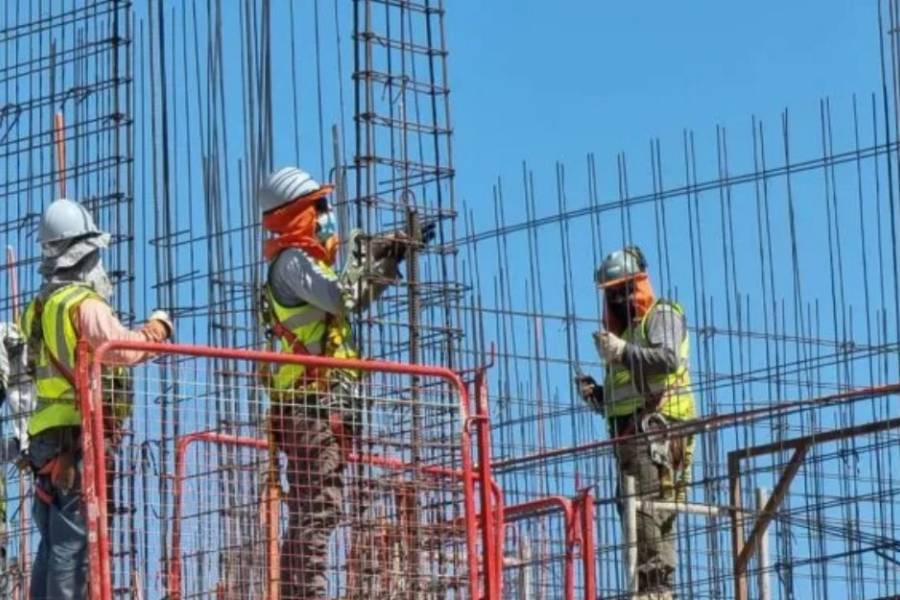 Trabajadores de UOCRA reciben un aumento en octubre: cómo queda la escala salarial