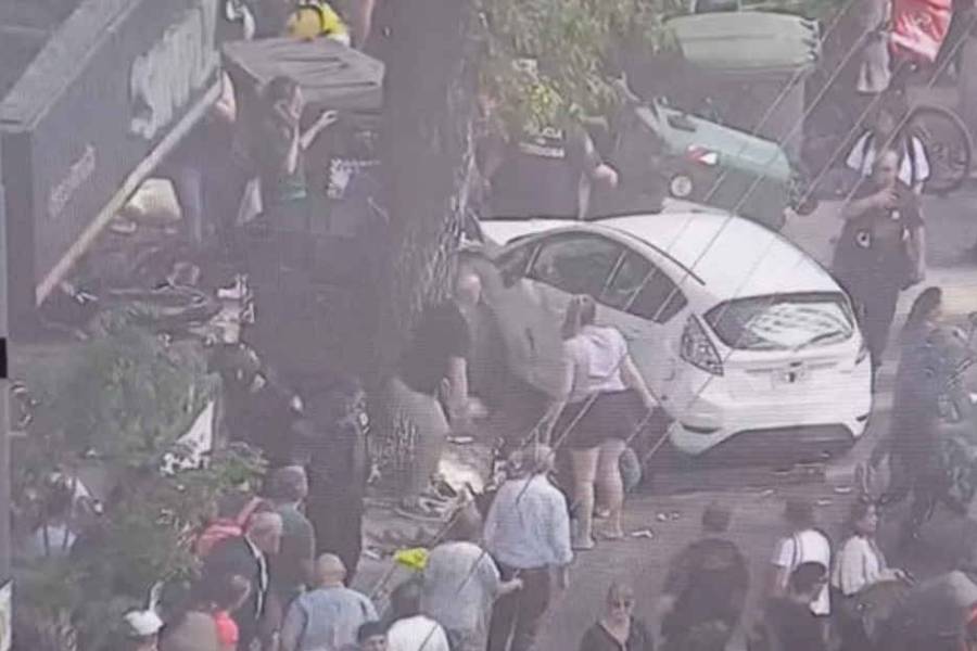 Un auto atropelló a varios peatones en pleno centro de Córdoba