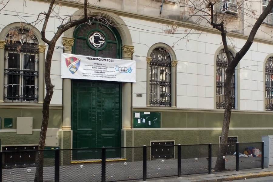 Explosión en un colegio de Palermo: cuatro heridos