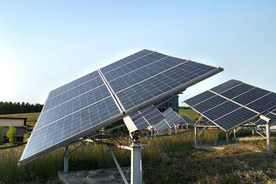 La Universidad de La Plata comenzó a construir un parque solar para tener autoabastecimiento energético