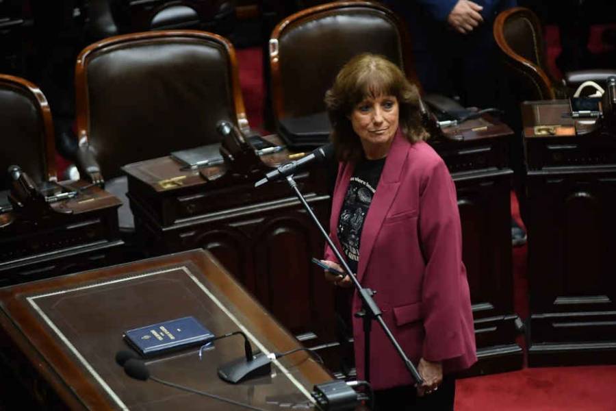 La diputada de izquierda Vilma Ripoll se autopercibió “crota” y provocó risas