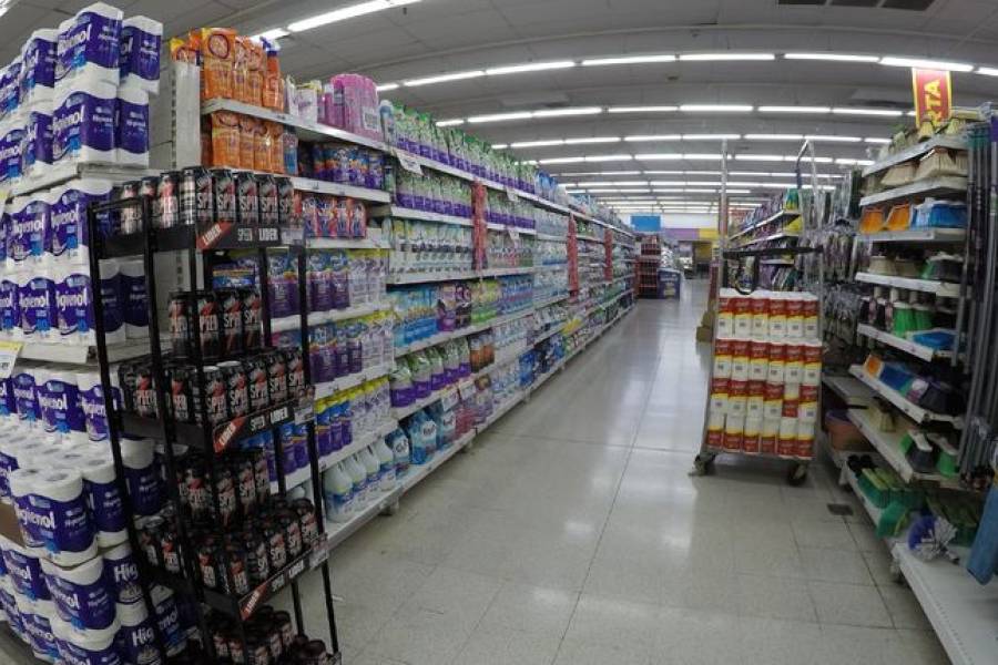 Consumo en crisis: las ventas en supermercados y shoppings no repuntan