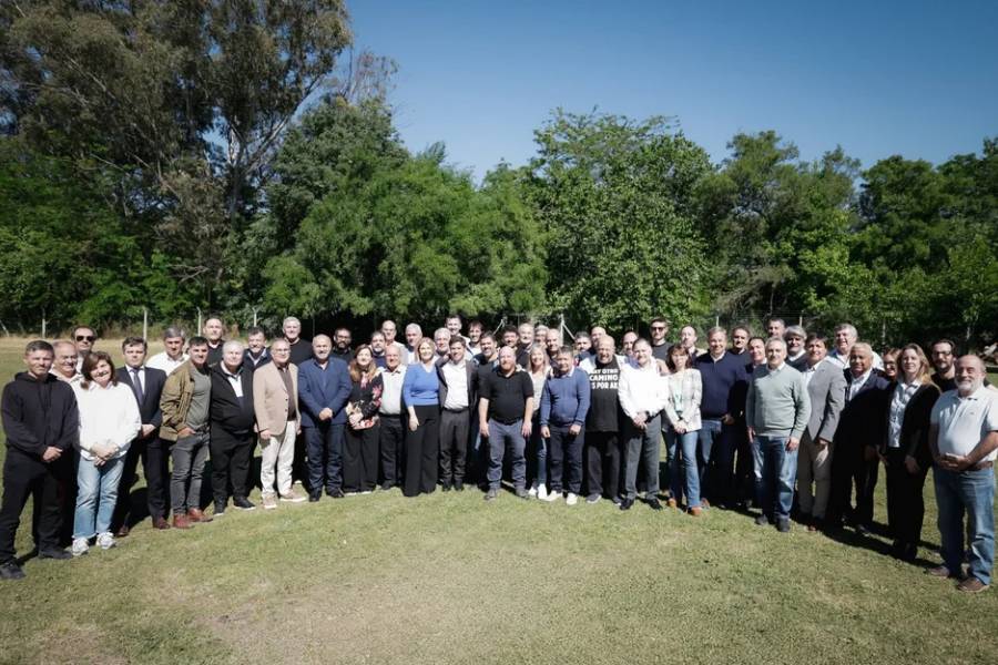 Intendentes respaldaron a Kicillof tras las legislativas y lo posicionaron como figura central de cara a 2027