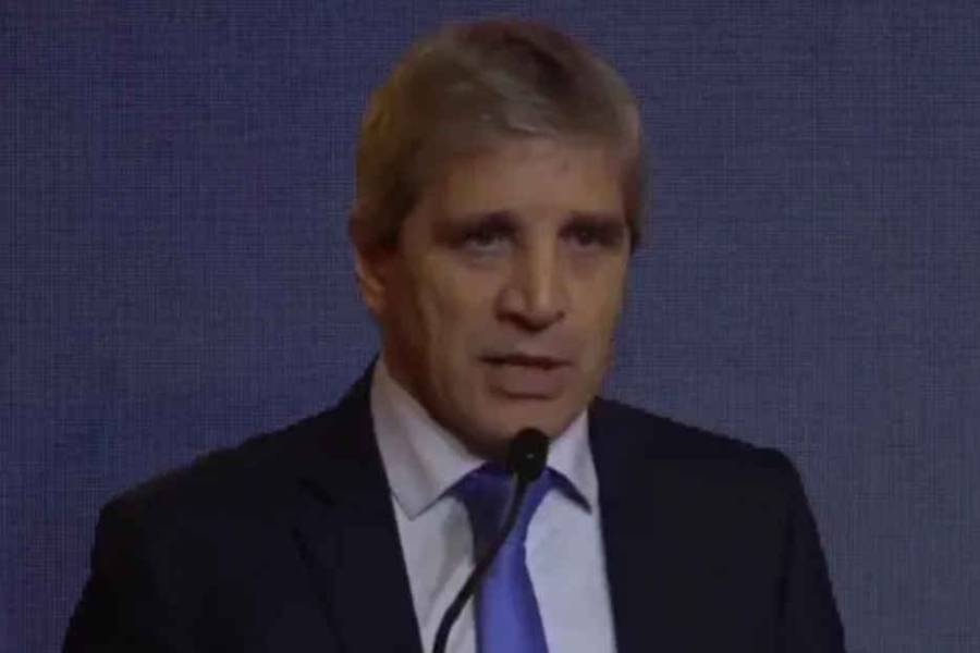 Luis Caputo dijo que Argentina no puede ir a una flotación libre por 