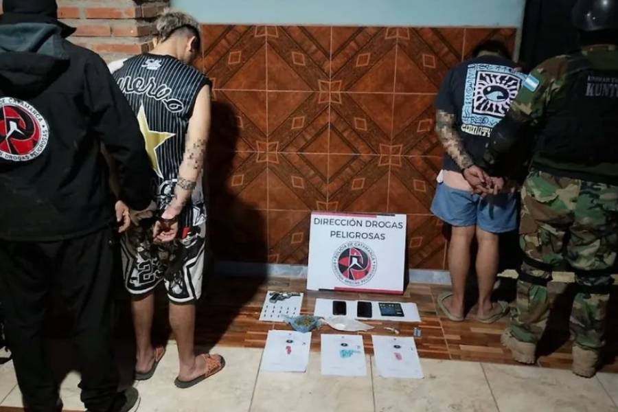Drogas y arma de fuego: allanamiento en Valle Viejo terminó con dos detenidos