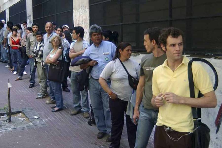 En 21 meses de gestión, Javier Milei registró la pérdida de casi 20 mil empresas y 276 mil empleos