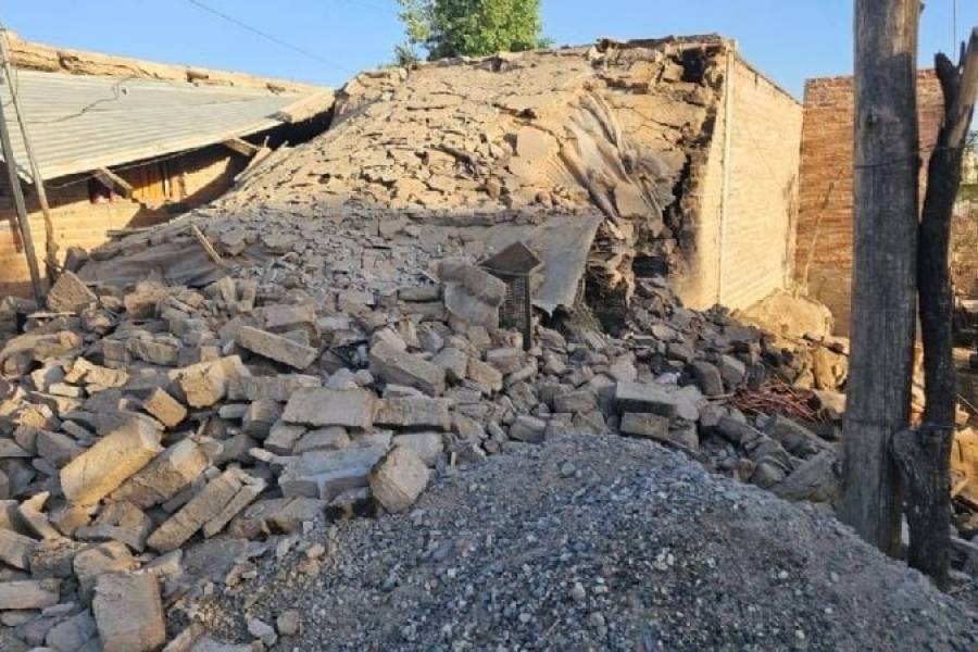 Santa María: estalló una garrafa y derrumbó una casa con familia dentro