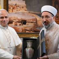 El papa León XIV, con cristianos y musulmanes en Estambul