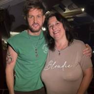 El dolor de Axel tras la muerte de cuatro miembros de su club de fans: 