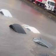Impactantes imágenes del temporal: autos bajo el agua en la Panamericana