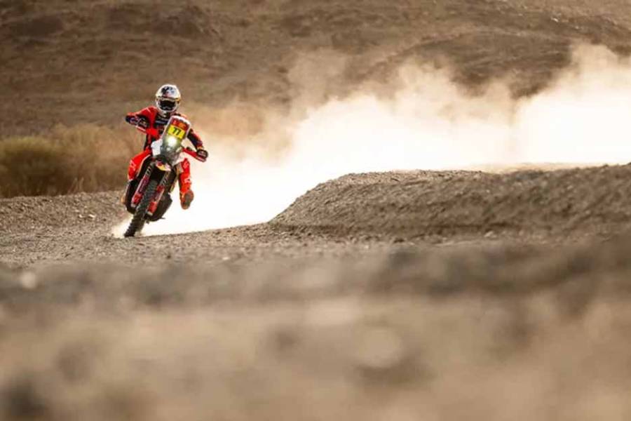 Luciano Benavides firma su tercera victoria y queda al frente del Dakar