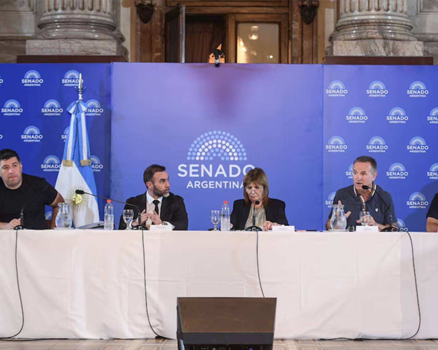 El Gobierno se concentra en la reforma laboral y relega la baja de impuestos y los cambios en el Código Penal