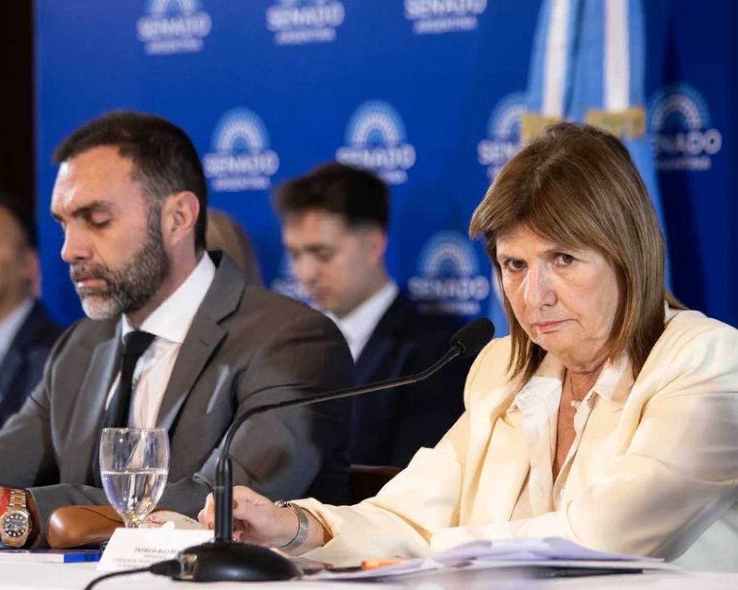 El oficialismo acelera negociaciones y busca aprobar la reforma laboral en el Senado