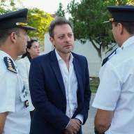 El ministro de Gobierno se reúne con familiares de policía asesinado en Valle Chico