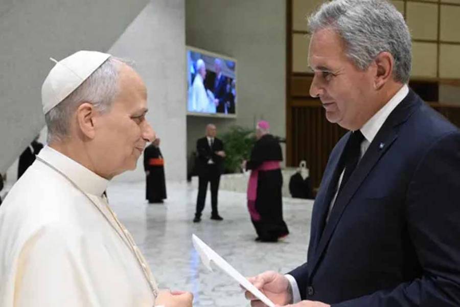 Javier Milei invitó formalmente al papa León XIV al país