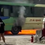 Se incendió un colectivo en FME, los pasajeros se salvaron de milagro