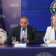 Atentado en Gendarmería: Manuel Adorni recibió a Alejandra Monteoliva y la SIDE investiga distintas hipótesis