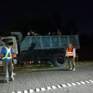 Trasladaban 23 chicos en una caja de camión en el ingreso a la capital de Catamarca