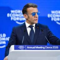 Macron ordena aumentar ojivas nucleares de Francia