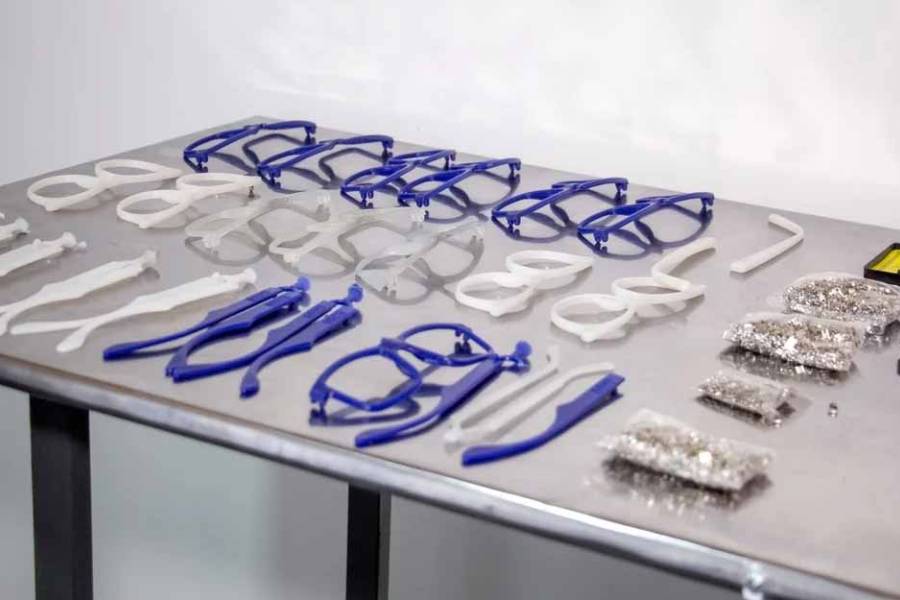 Menos tapitas plásticas para contaminar océanos: con 12 recicladas se hace una armazón de anteojos gratuita