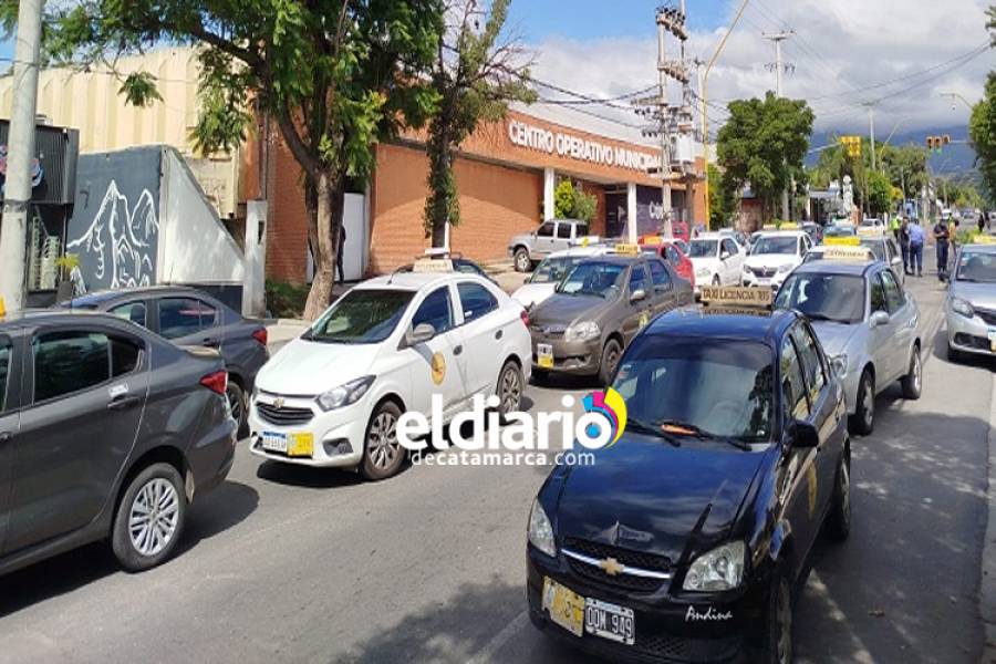 Taxistas se manifestaron contra el funcionamiento de UBER 