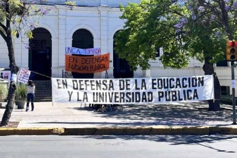 Universitarios inician 7 días de paro