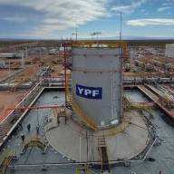 Juicio por YPF: la Justicia de EEUU benefició a Argentina y suspendió todas las demandas