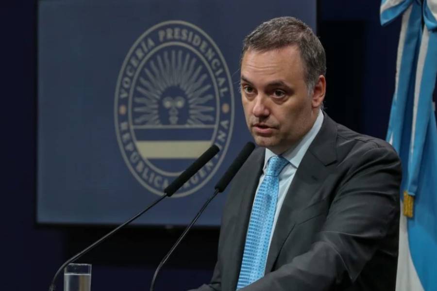 Adorni dijo que no tiene “nada que esconder” y que su patrimonio lo construyó antes de llegar al Gobierno