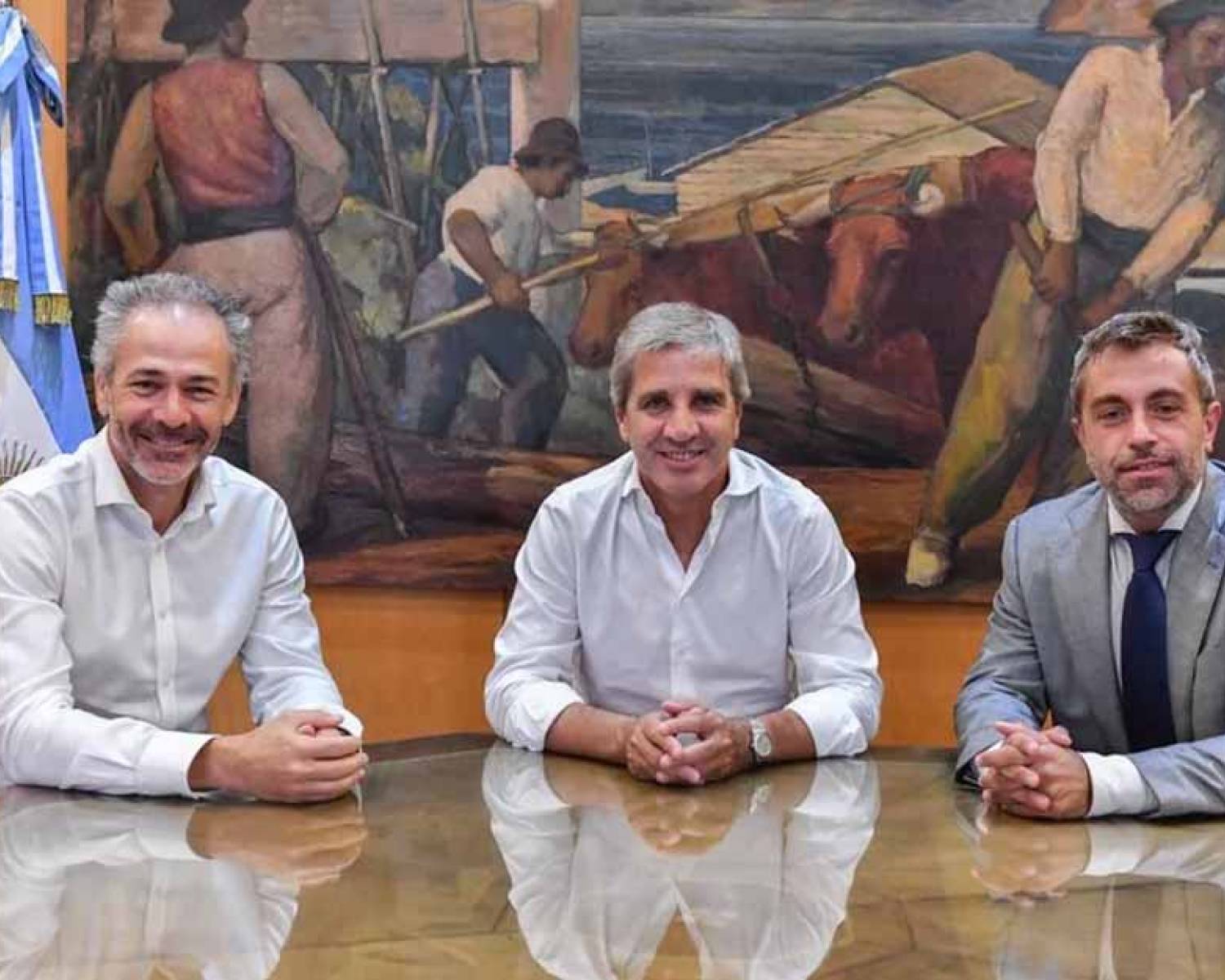 El Gobierno enfrenta una nueva licitación por $8 billones y lanza otro bono en dólares