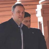 La Justicia ordenó allanamientos y amplía la investigación por los vuelos de Adorni