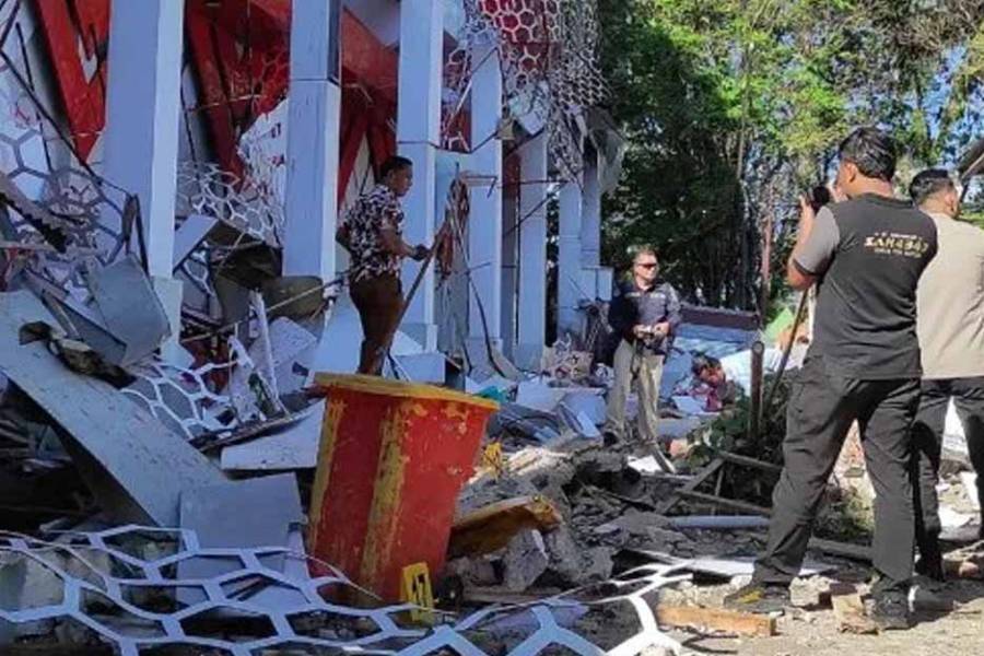 Un terremoto de magnitud 7,4 sacudió Indonesia y hubo alerta de tsunami