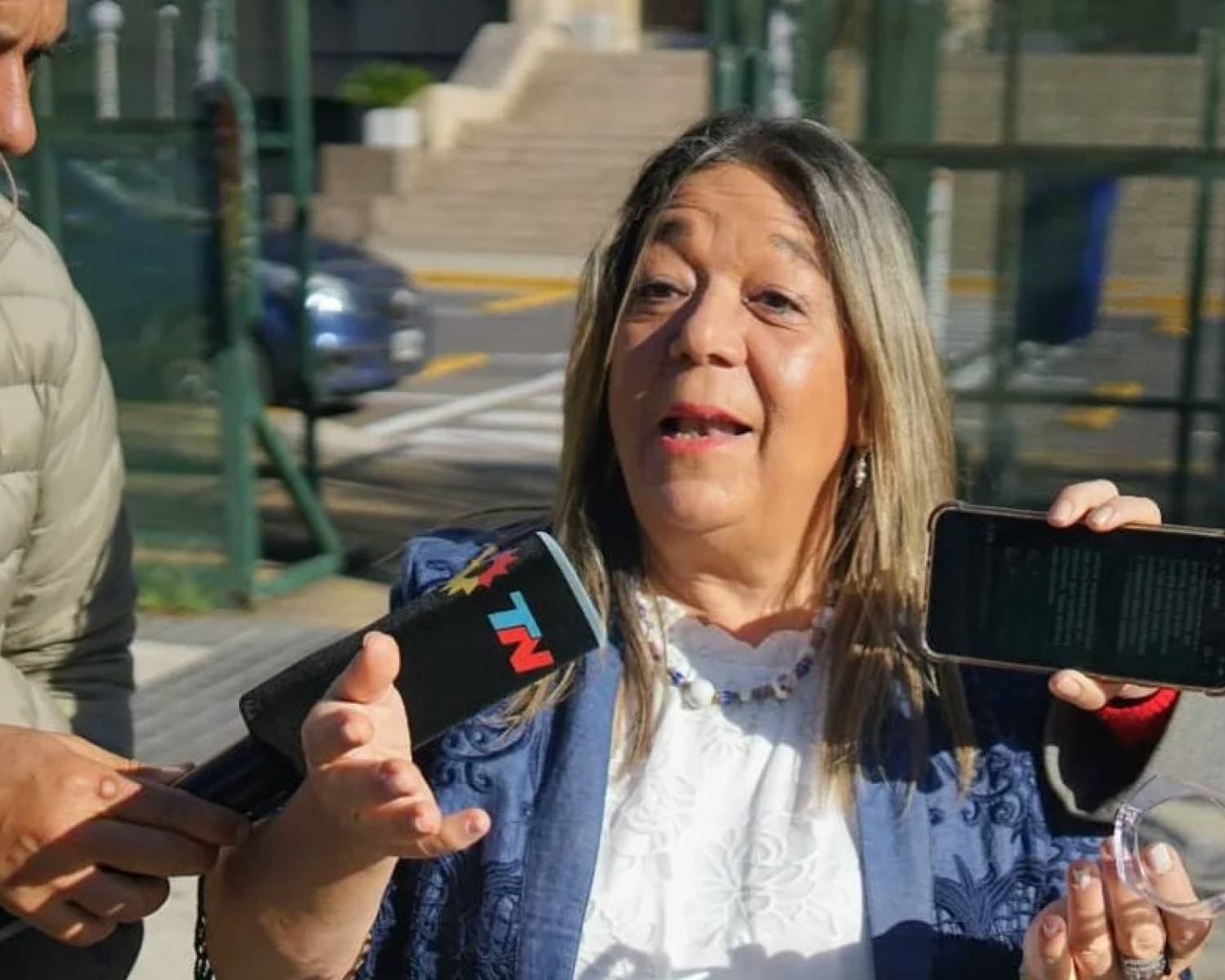 La explicación de la escribana de Manuel Adorni sobre la compra de departamentos del funcionario